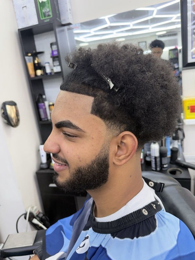Masters Barbershop — Razor Lineup 02