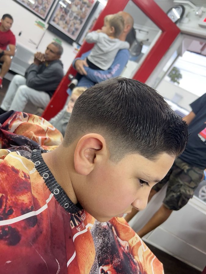 Masters Barbershop — Razor Lineup 04